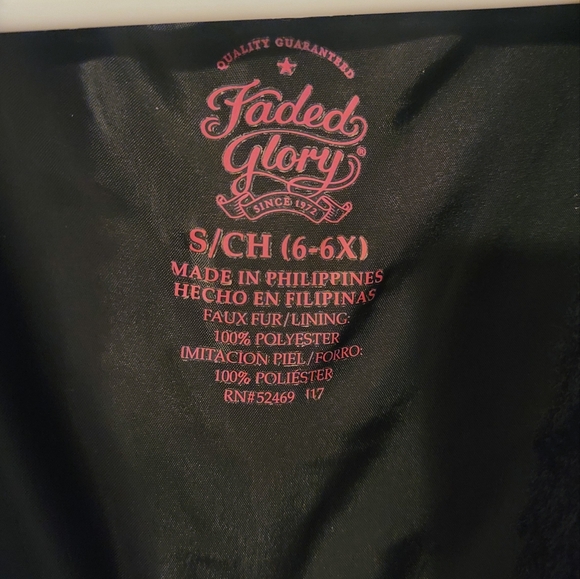 Girl's Black Faux Fur Vest Fuzzy & Soft Small 6-6x Open Vest Lapels Faded Glory. - Picture 4 of 11